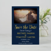 Modernes QR Code Foto Calligraphy Navy Blue Weddin Folieneinladung (Stehend vorne)