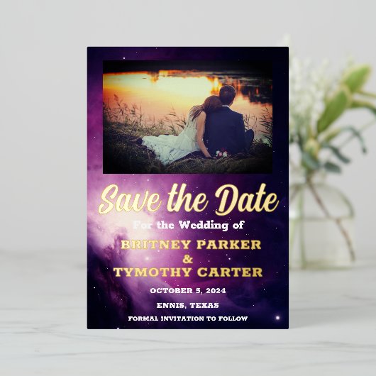 Modernes QR Code Foto Celestial Galaxy Hochzeit Folieneinladung (Stehend vorne)