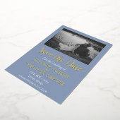 Modernes QR Code Foto Script Dusty Blue Wedding Folieneinladung (Gedreht)