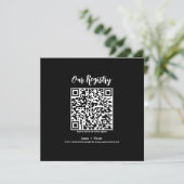 Modernes QR Code Scannable Wedding Registry Einladung (Stehend Vorderseite)
