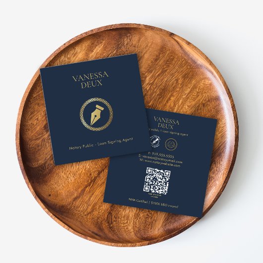 Modernes QR-Logo für Navy & Gold Notary Pen Quadratische Visitenkarte