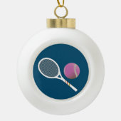 Modernes Racket mit rosa Tennisball Keramik Kugel-Ornament (Vorderseite)