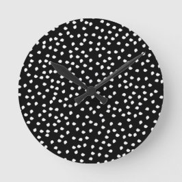Modernes Random Polka Dot Muster Schwarz-Weiß Runde Wanduhr