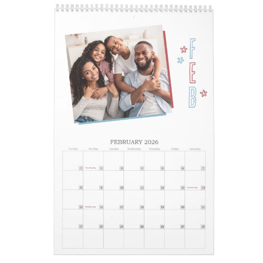 Modernes Red & Blue Hand gezeichnet Stars Family F Kalender (Feb 2026)