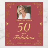 Modernes Red Gold 50 fabelhaftes Birthday Foto Weinetikett (Einzelnes Label)