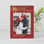 Modernes Red Gold Script Frohe Weihnachten Foto (Stehend Vorderseite)