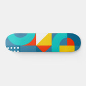 Modernes Regenbogenfarbiges geometrisches Muster Skateboard (Horizontal)