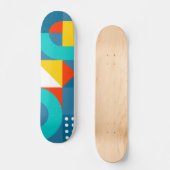Modernes Regenbogenfarbiges geometrisches Muster Skateboard (Vorderseite)