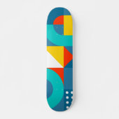 Modernes Regenbogenfarbiges geometrisches Muster Skateboard (Vorne)