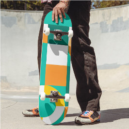 Modernes Regenbogenfarbiges geometrisches Muster Skateboard