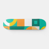 Modernes Regenbogenfarbiges geometrisches Muster Skateboard (Horizontal)