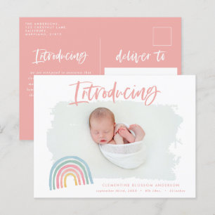 Modernes Regenbogenrosa mädchenhaft zur Geburt von Ankündigungspostkarte