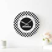 Modernes Rennen in Schwarzweiß-Schachbrett - Persö Große Wanduhr (Zuhause)