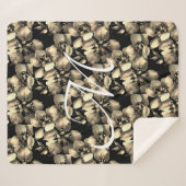 Modernes Retro-Viktorianisches Muster-Monogramm Sherpadecke (Vorderseite (Horizontal))