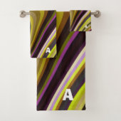 Modernes Retro Wave Monogram grün Lila braun Badhandtuch Set (Insitu)