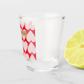 Modernes Romantisches rotes und rosa Herzmuster Schnapsglas (Rechts)