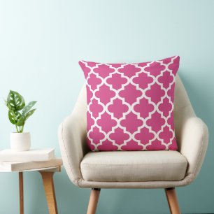 Modernes, rosa marokkanisches Quatrefolienmuster Kissen
