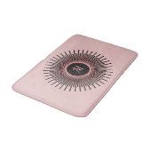 Modernes Rosa Schwarz Elegant Mit Monogramm Badematte (Schrägansicht)