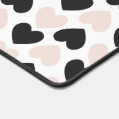 Modernes, rosa Schwarz Liebe Herzmuster Schreibtischunterlage (Ecke)