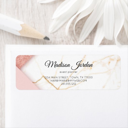 Modernes Rosa- und Goldmarmor (Insitu)