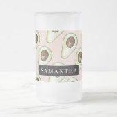 Modernes rosa und grünes Avocado-Muster mit Namen Mattglas Bierglas (Mittel)