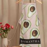 Modernes rosa und grünes Avocado-Muster mit Namen Schürze<br><div class="desc">Modernes rosa und grünes Avocado-Muster mit Namen</div>