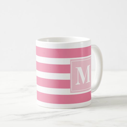 Modernes Rosa und Weiß Streifen mit Monogramm Kaffeetasse (VorderseiteRechts)