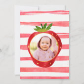 Modernes Rosa Weißes Erdbeeren Custom Birthday Fot Einladung (Vorderseite)