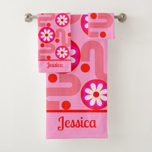 Modernes rosafarbenes Blumenmuster mit Namen Badhandtuch Set (Insitu)
