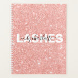 Modernes Rose Gold Glitzer Terminkalender Planer<br><div class="desc">Behalt alles organisiert und bereit mit diesem Modern Rose Gold Glitzer Termin Buchplaner. Perfekt für Ihren Schönheitssalon, wie z.B. Haare, Nägel, Brauen, Wimpern und Make-up, das Terminbuch wird Sie leicht mit Verlobungen füllen und die ganze Zeit für glückliche Kunden zu kommen. Es ist vollständig editierbar mit fertigen Farbvarianten oder Farben,...</div>