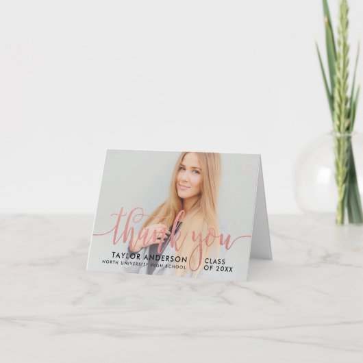 Modernes Rose Gold Script Abschluss Foto Dankeskarte (Vorderseite)