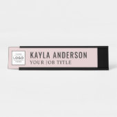 Modernes Rose Rosa Personalisiertes Firmenlogo Schreibtischnamensplakette (Vorderseite )