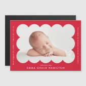 Modernes Rot-Scallope-Foto Geburtserklärung Magnetkarte (Vorne/Hinten)