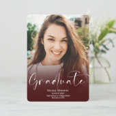 Modernes rotes Bordeaux-Skript 2 Fotos Abschluss Ankündigung (Stehend Vorderseite)