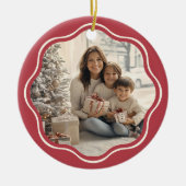 Modernes, rotes Foto mit Wavy Frame-Familie Keramik Ornament (Vorne)