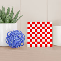 Modernes rotes, weißes kroatisches Schachbrettmust