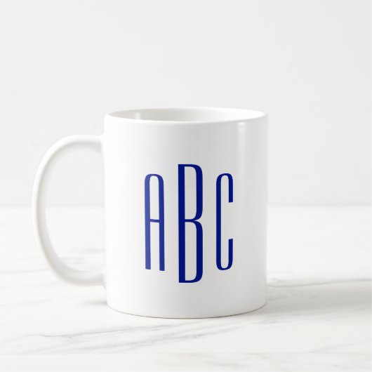 Modernes Royal Blue Three Letter Monogram Kaffeetasse (Links)