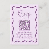 Modernes RSVP mit Lila Wavy Frame QR Code Begleitkarte (Vorderseite)