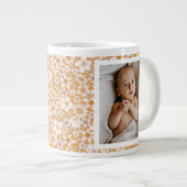 Modernes Rustikales Boho Floral Baby Foto Jumbo-Tasse (Vorderseite Rechts)