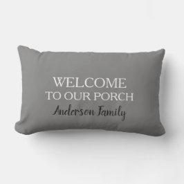 Modernes rustikales Grau Willkommen im Familiennam Kissen Für Draußen
