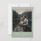 Modernes Sage Green mit zwei Foto Hochzeit Dankeskarte (Vorderseite)