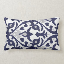 Modernes, schick dekoriertes, blau-weiße Katzenkis