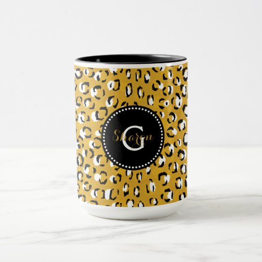 Modernes schickes GoldGeparddruck-Mustermonogramm Tasse (Zentrum)