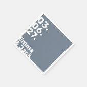 Modernes Schiefer Blau minimales vertikales Datum  Serviette (Ecke)