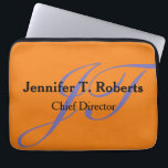 Modernes, schlichtes Grau-Script-Monogramm Laptopschutzhülle<br><div class="desc">Handschrift Monogramm berufliches Design. Wählen Sie aus verschiedenen Designs,  Typen und Schriftart.</div>