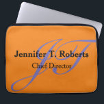 Modernes, schlichtes Grau-Script-Monogramm Laptopschutzhülle<br><div class="desc">Handschrift Monogramm berufliches Design. Wählen Sie aus verschiedenen Designs,  Typen und Schriftart.</div>