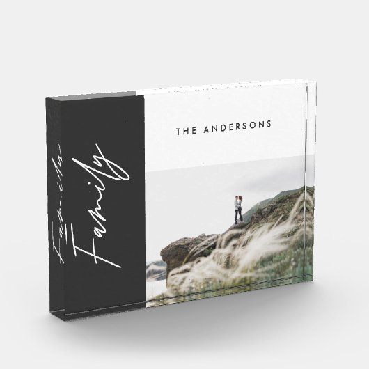 modernes, schlichtes, schwarzes Foto (Links)