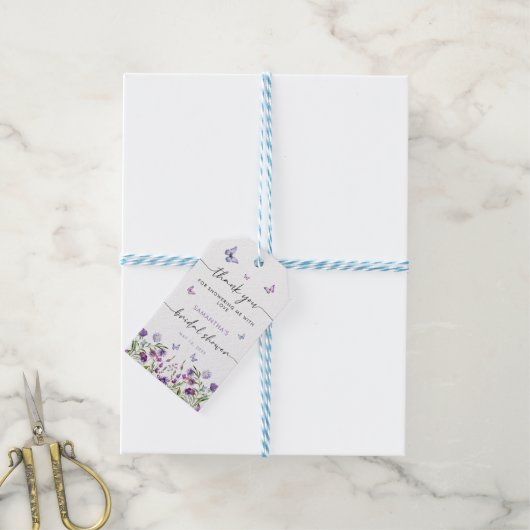 Modernes Schmetterlingszeichen Brautparty Begrüßun Geschenkanhänger (Mit Garn)