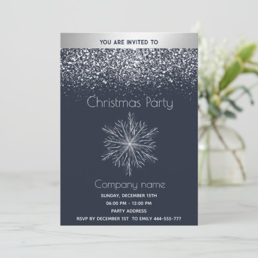 Modernes schneefreies Aquarellschneeflocken Weihna Einladung (Stehend Vorderseite)