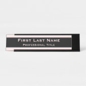 Modernes Schreibtisch Name Plate Light Pink Schreibtischnamensplakette (Vorderseite )